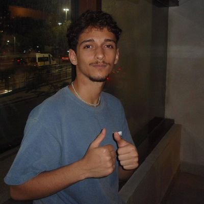 Simão - Hoje ele é fã do Jonas tweet media