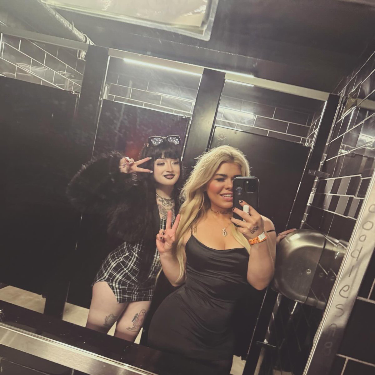 ݁ᛪ༙݁ P R O P H E T ݁ᛪ༙݁ 18+ tweet media