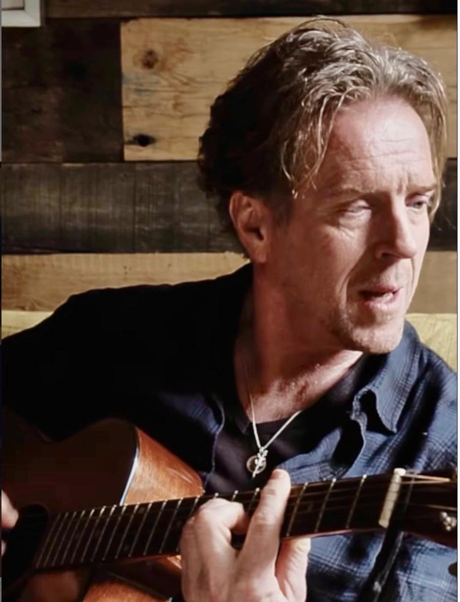 Fan Fun Damian Lewis tweet media