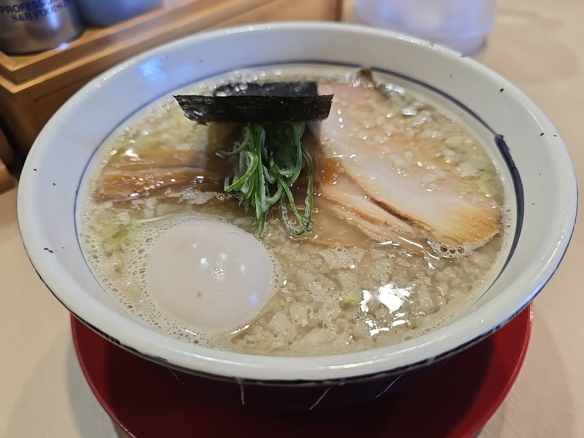 新マン tweet media