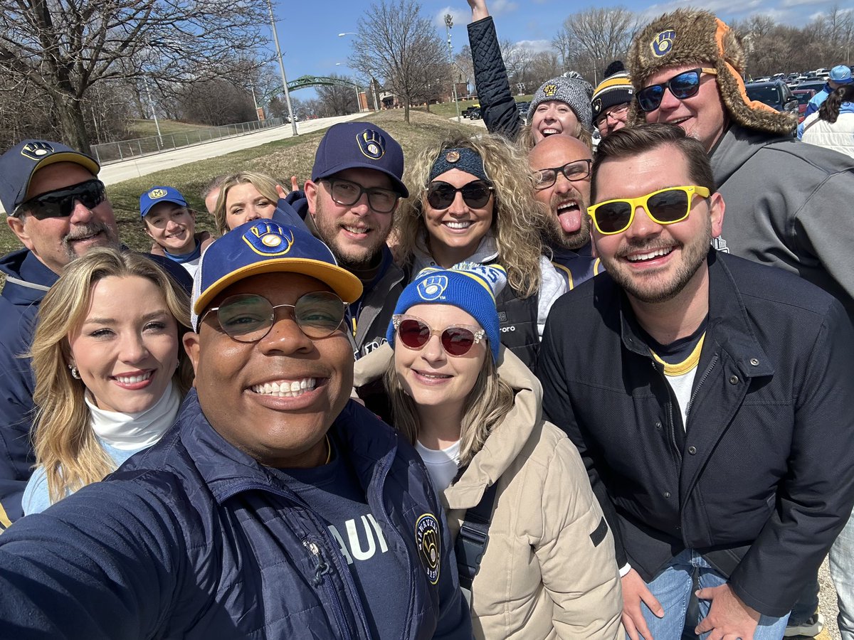 dawink80's tweet photo. @GerronJordan @BrookeBrighton 
No group pic this year, but lots of fun!  Thanks for the great weather Brooke! https://t.co/HOKA2V8wbc