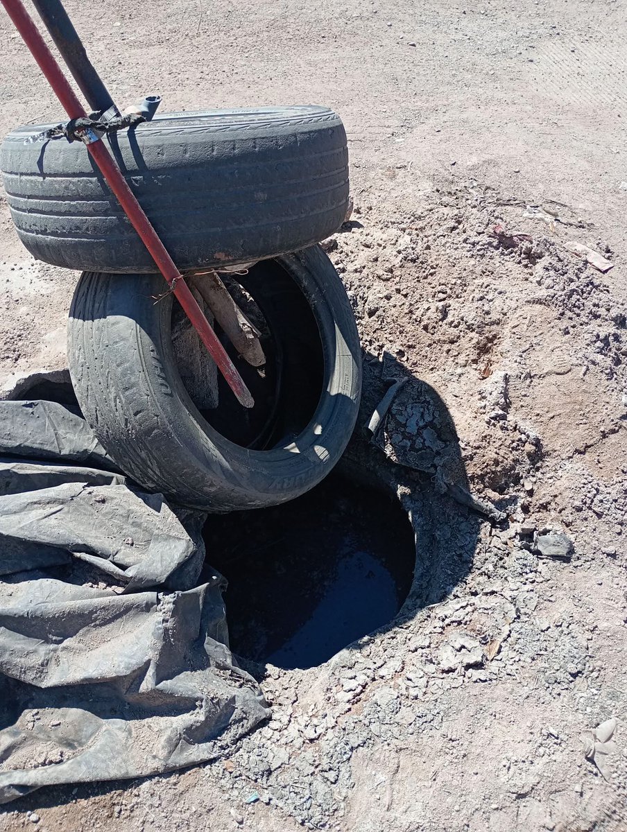 isaaclopezr's tweet photo. Vecinos de la Beltrones lograron ser escuchados en su problema. Apoyarlos con hacer visible la situación es un acción por mi compromiso de qué Navojoa tenga orden. https://t.co/lpprjHZ12Y
