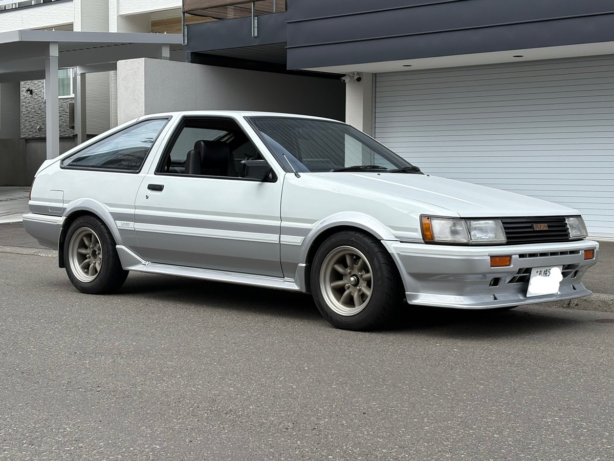 AE86_1395's tweet photo. こんにちは❗️久しぶりの投稿です
とりあえず息してます笑
あれだけの局地的大雪でしたが、雪解けは早いですよね！
今年は早速レビンちゃんから公道復帰です￼￼🚗💨 https://t.co/TFXU1kHxM3