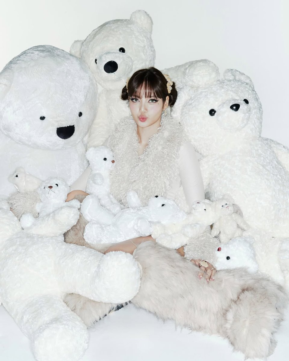 Harper's BAZAAR Thailand tweet media