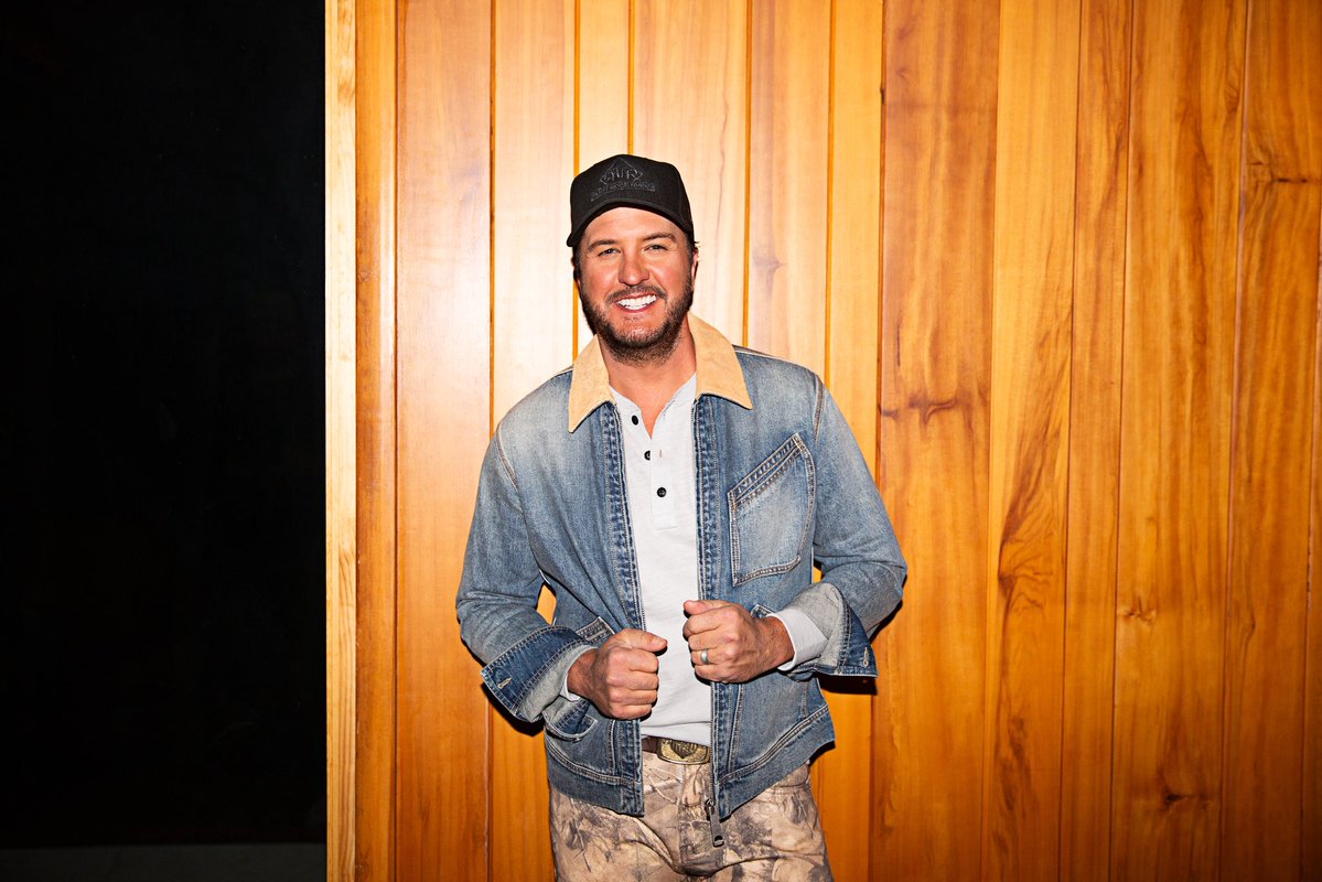 Luke Bryan tweet media