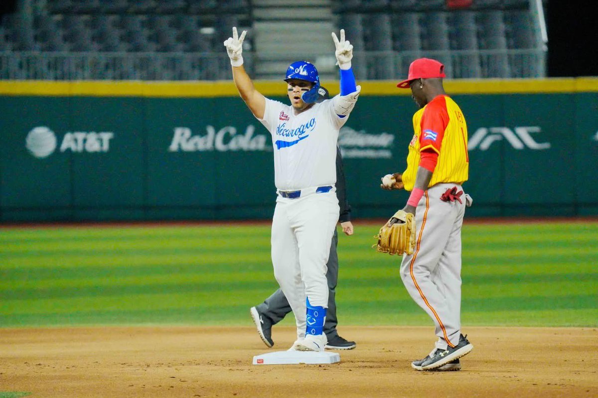 8DeportivoTN8's tweet photo. Los Dantos derrotaron este jueves 16-6 a los Cocodrilos de Matanzas en la Baseball Champions League Américas, disputada en el Estadio Alfredo Harp Helú. #Nicaragua #Dantos
La ofensiva estuvo comandada por un grand slam de Brandon Leytón. https://t.co/DeLJ7UdSd7