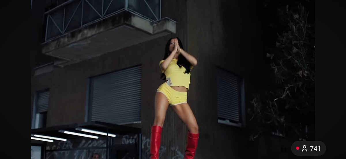 tiniElCielo tweet media