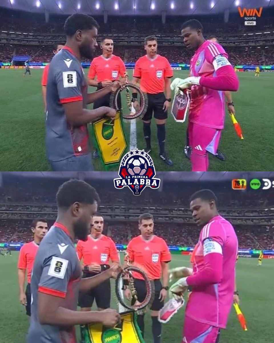 ¡¡INSÓLITO!!😅🇳🇨🇯🇲

El 𝗖𝗔𝗣𝗜𝗧𝗔́𝗡 de Nueva Caledonia, César Zéoula le 𝗢𝗕𝗦𝗘𝗤𝗨𝗜𝗢 una 𝗢𝗙𝗥𝗘𝗡𝗗𝗔 junto con el banderín a Andre Blake. Al principio el portero de Jamaica 𝗡𝗢 𝗤𝗨𝗘𝗥𝗜́𝗔 𝗔𝗖𝗘𝗣𝗧𝗔𝗥𝗟𝗢 porque pensaba que era una 𝗖𝗟𝗔𝗦𝗘 de 𝗕𝗥𝗨𝗝𝗘𝗥𝗜́𝗔.