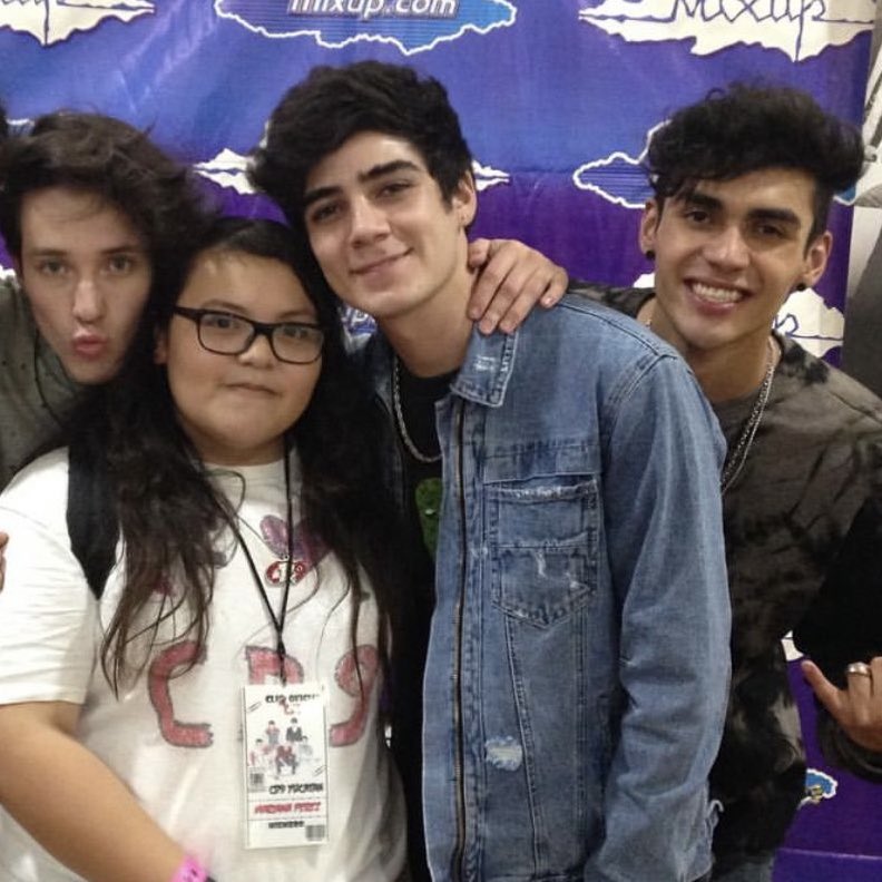 marianaprezmg's tweet photo. Holii me llamo mariana tengo 23 años soy de Mérida, mi fav es jos y llevo siendo fan desde 2013, neta amo mucho a los cedes, por lo mismo empecé a crear contenido y hacer lives para conocer más coders 🥹❤️🩹#IntegracionCoder
#CaneloversXJos_CodersAhogadas https://t.co/hgUKz3RT83