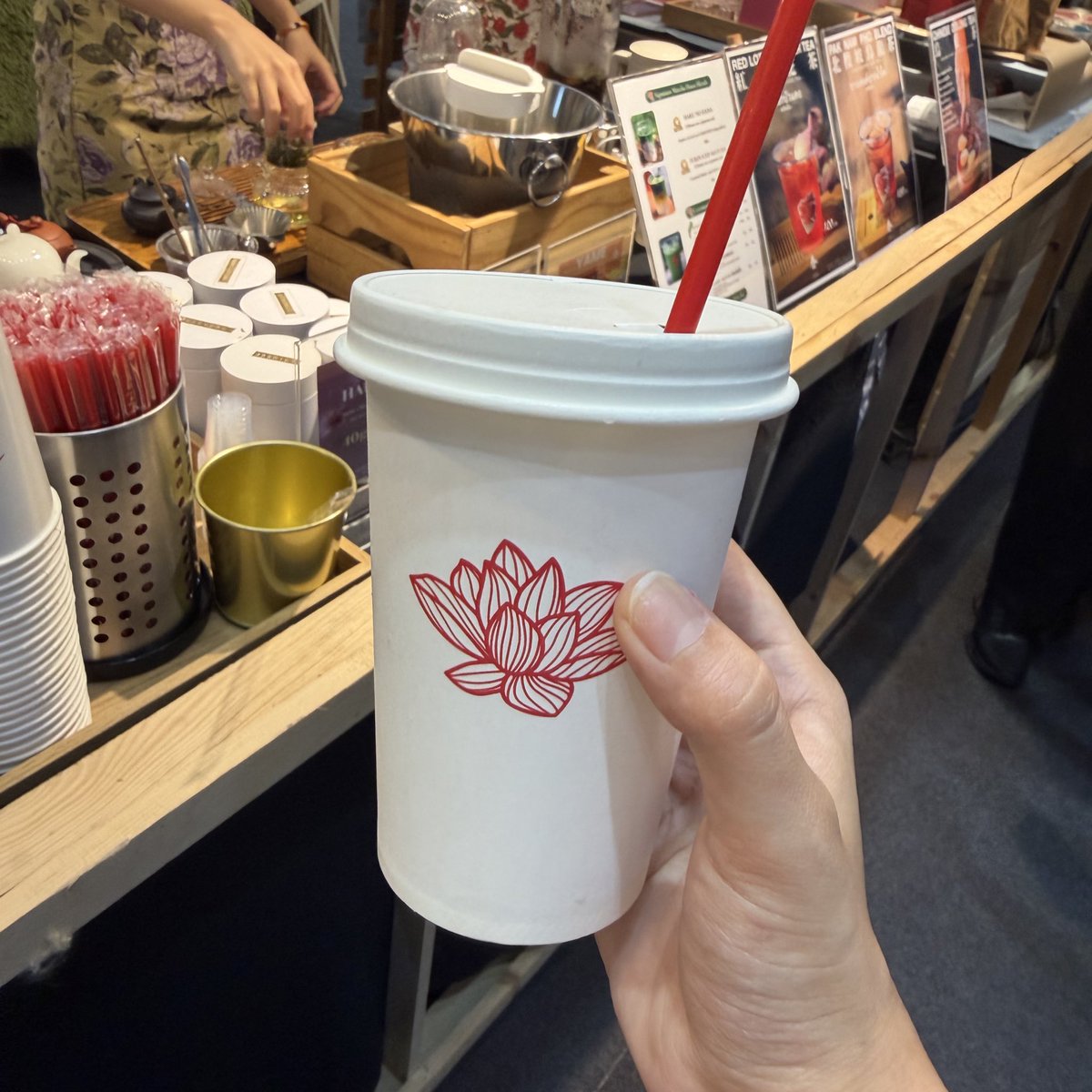 swiss ॱଳ͘ tweet media