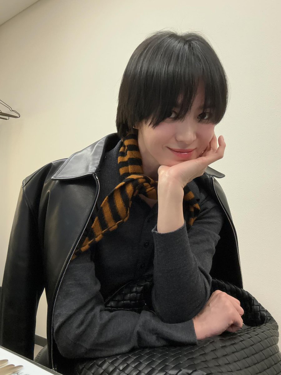 교린이 tweet media