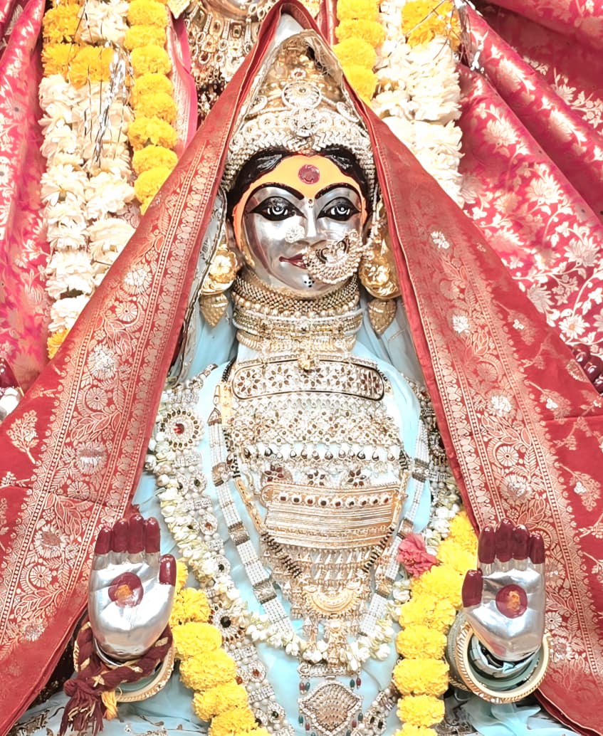 Uma Pathak tweet media