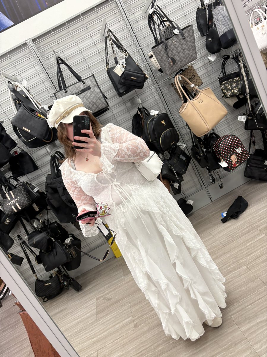 chryso 👻 tweet media