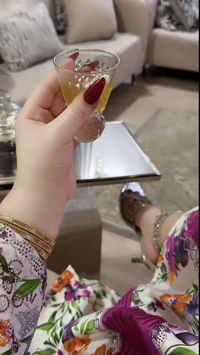 ‏﮼كِّـبریآء tweet media