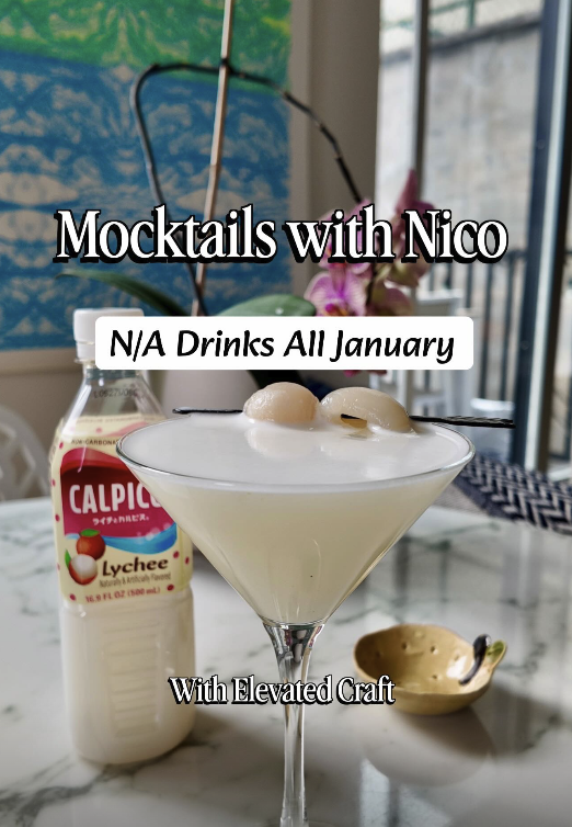CalpicoUsa's tweet image. if you like CALPICO and martinis... you’re welcome. 🍸 @myphoneatsfirst’s lychee martini is the spring sunset wind-down drink 🌅✨ #calpico #martini #Lychee