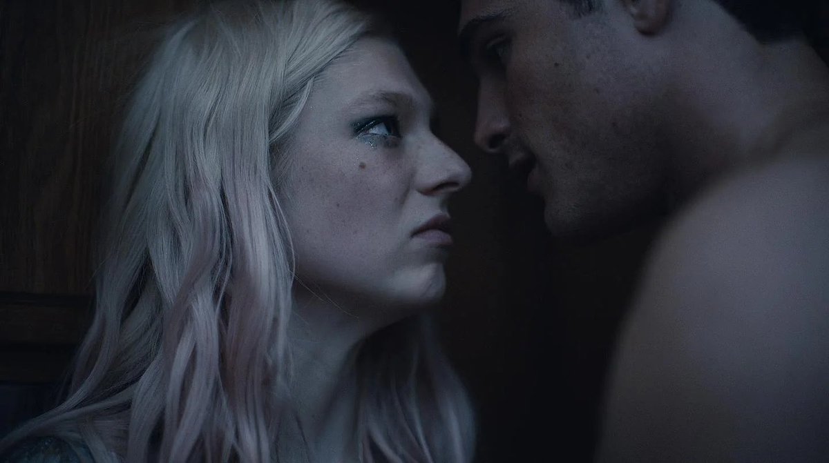 la creatura. 🍁 tweet media