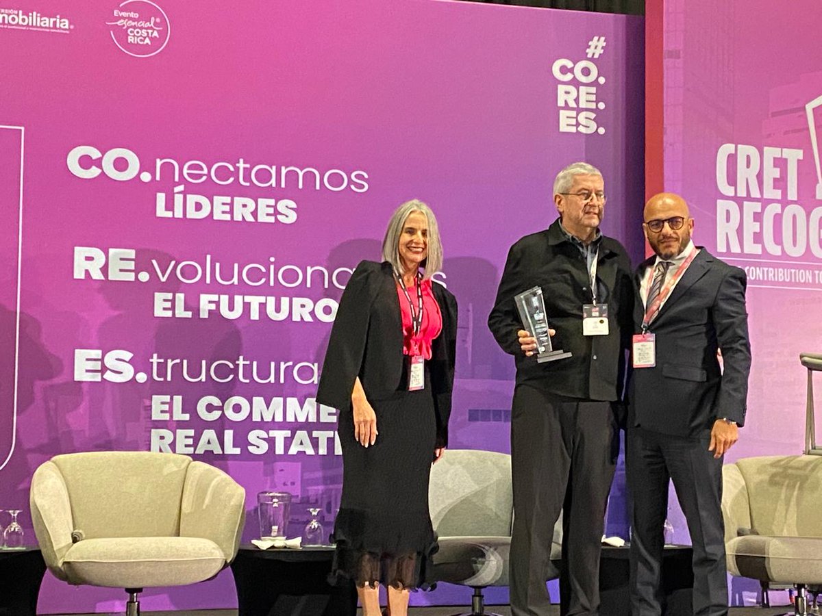 CoyolFreeZone's tweet photo. Nos enorgullese formar parte de #CRET 2026, el principal encuentro del sector inmobiliario en Costa Rica, donde +500 líderes se reunieron para analizar los desafíos y oportunidades que están definiendo el sector.​

Nuestro equipo tuvo una participación activa en la agenda: Jorge Arturo Monge, Director General, participó en el panel “El nuevo ciclo del mercado industrial en Centroamérica & el Caribe”, mientras que Mariola Sánchez, Directora de Mercadeo y Desarrollo de Negocios, fue parte del CRET Talk "Ecosistemas listos para crecer: redefiniendo el estándar para atraer operaciones globales".​

Uno de los momentos destacados del congreso fue el reconocimiento al Sr. Álvaro Carballo, Presidente de CODE Development Group y co-desarrollador de Coyol Free Zone, por su liderazgo y contribución al desarrollo de la industria inmobiliaria en el país.​

¡Un espacio para intercambiar perspectivas sobre la transformación del sector y sus implicaciones para la región!​

#CoyolFreeZone #DiseñadoparaInnovar