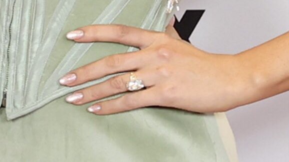 Quinn 🥂 tweet media