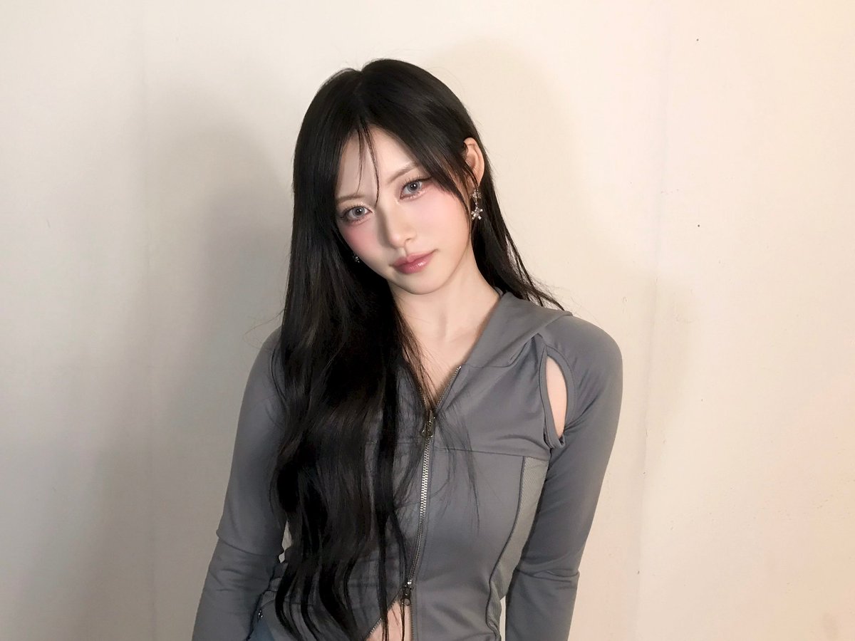 RESCENEGLOBAL's tweet image. #LIV ☆〃2yrs archive. zip 〃☆

#RESCENE #리센느 @RESCENEofficial