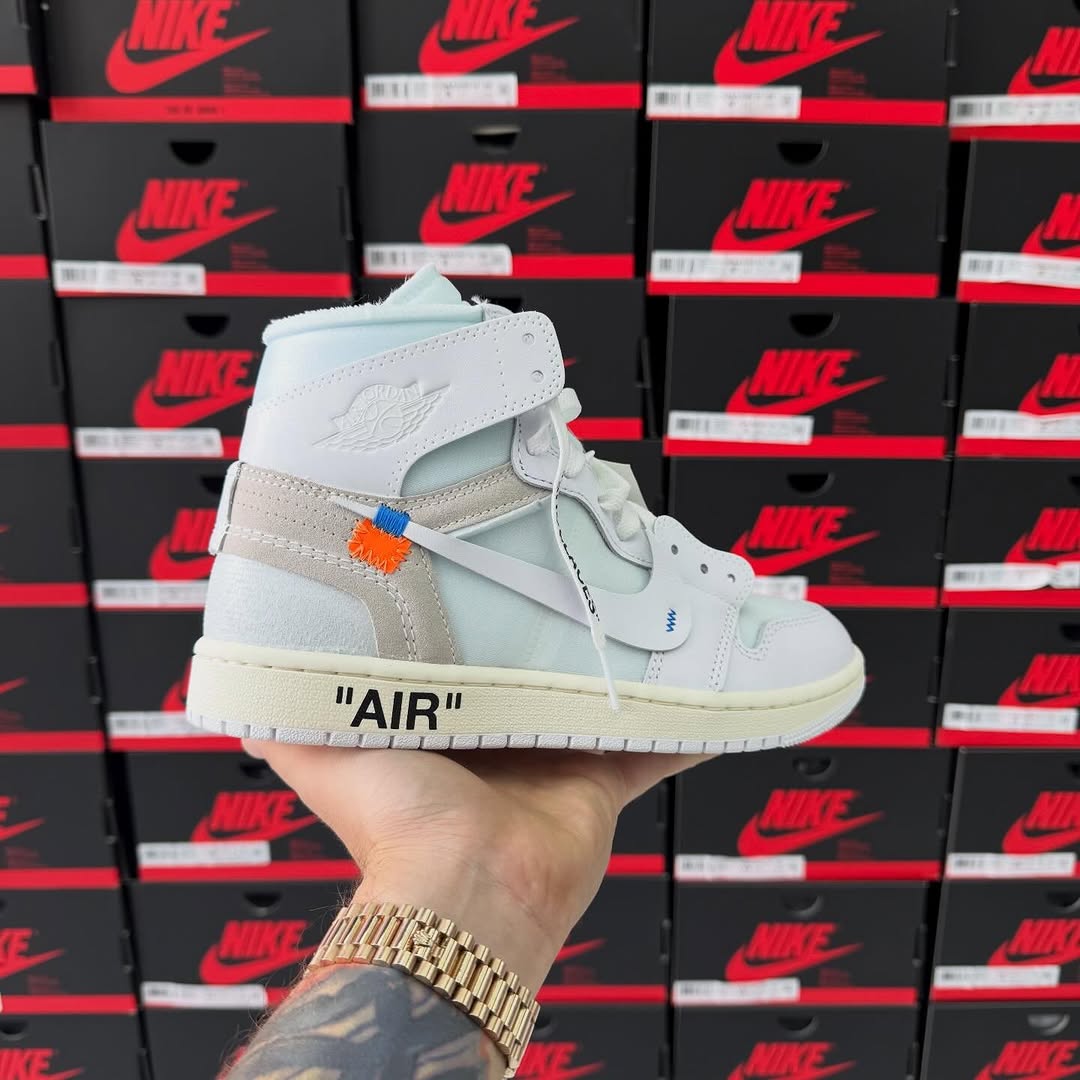 JustFreshKicks tweet media