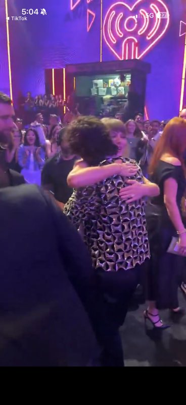 ashley ☘︎ tweet media