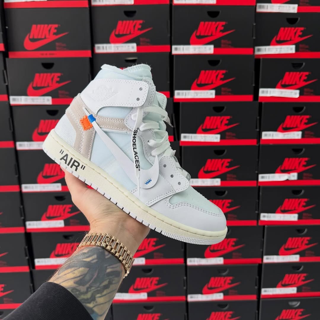 JustFreshKicks tweet media