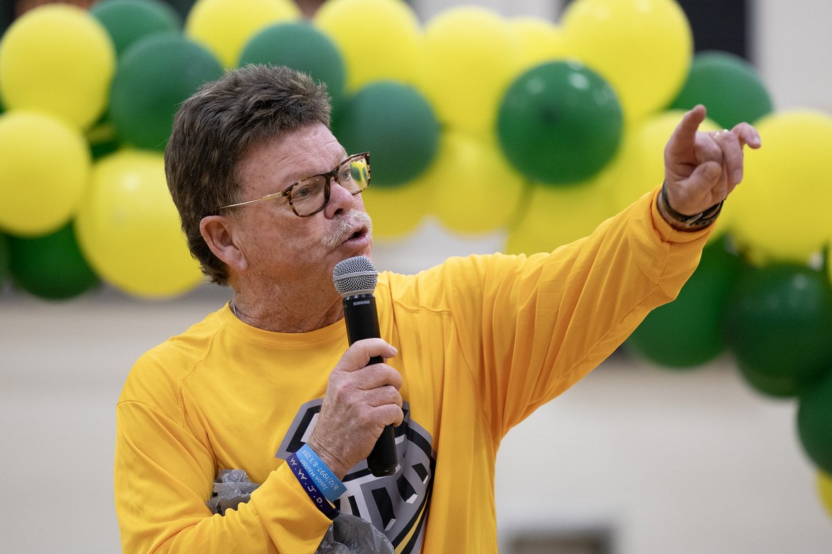 knoxcollege1837 tweet media