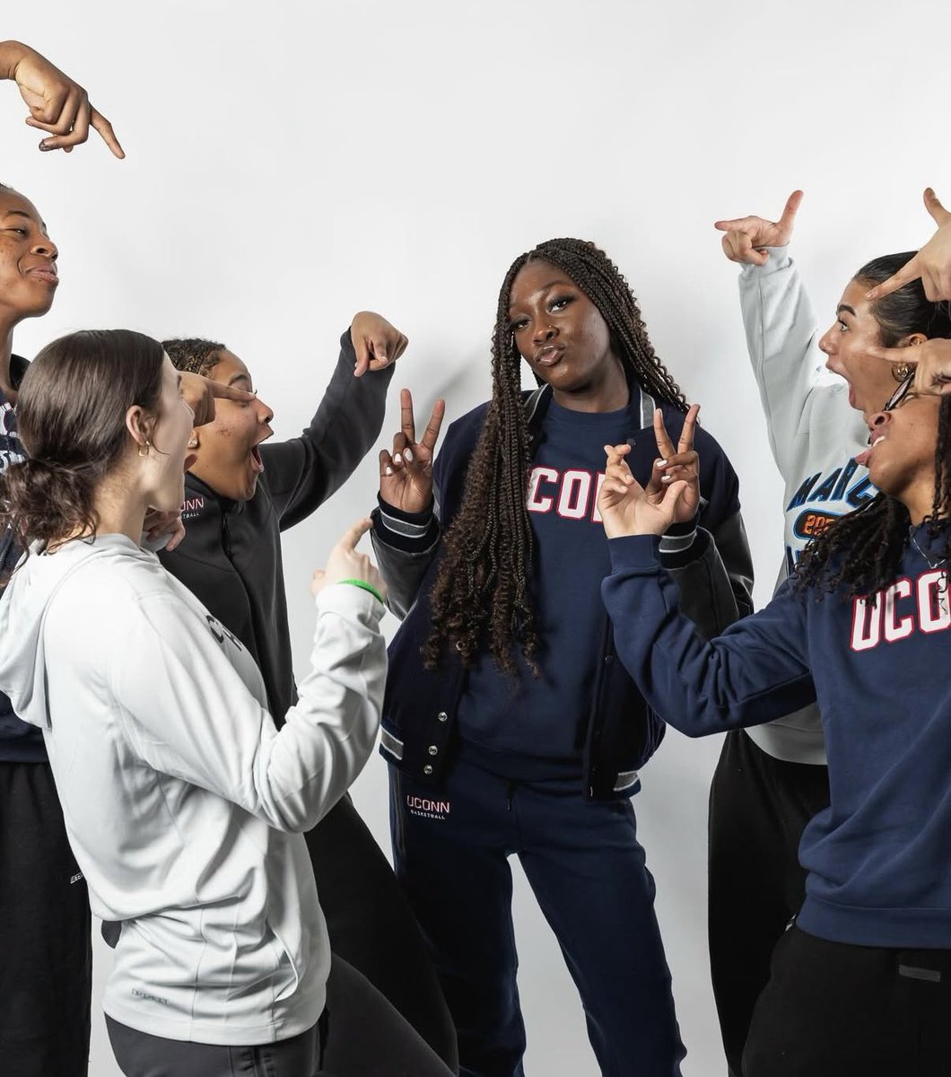 E J 🏀 tweet media