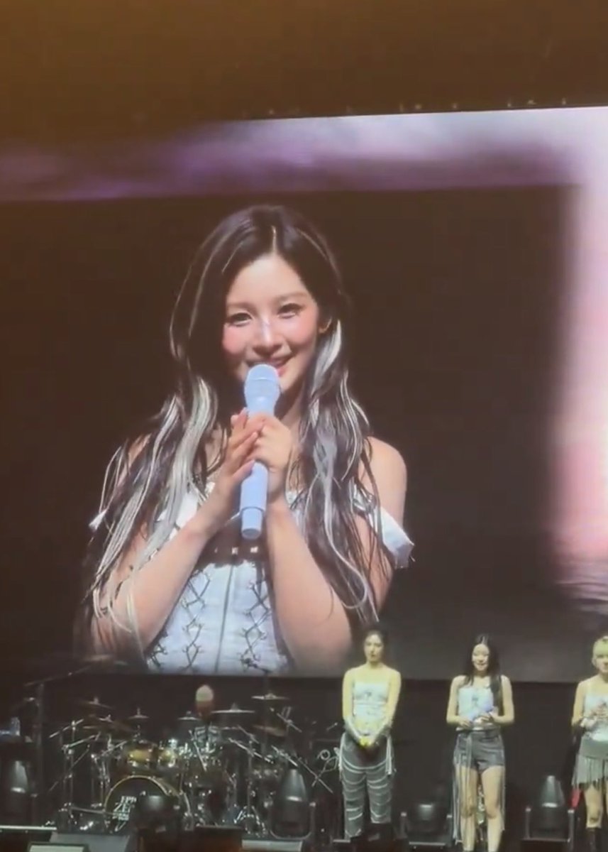 NMIXX Visuals tweet media