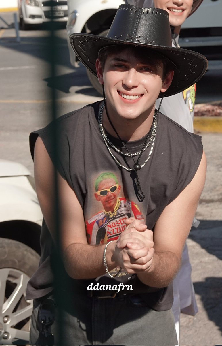 𝑓𝑒𝑟 페르 🍓 tweet media