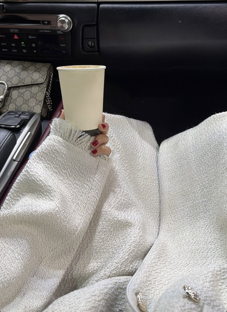 رَهـف tweet media