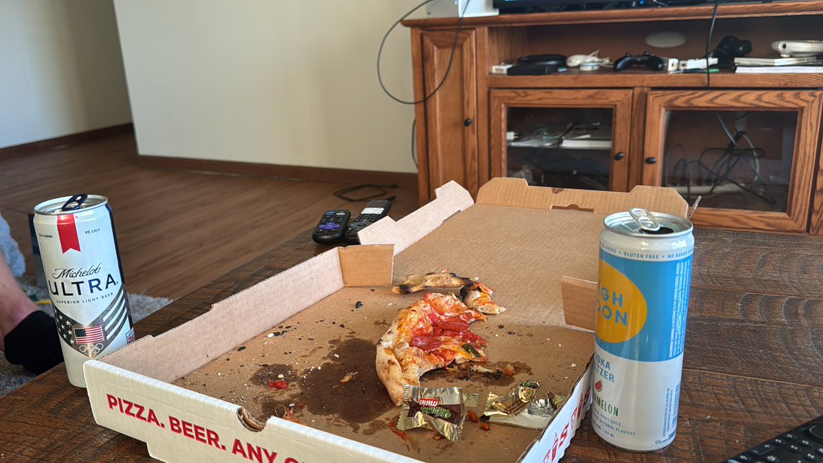 flanderscott's tweet photo. Yes im Asian. Yes im blacking out and drunk texting my ex. Yes I’ll fingerbang your wife/girlfriend. Fuck you https://t.co/o57XQoanjF