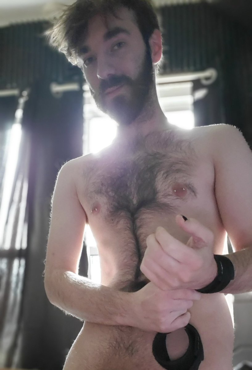 ScruffleOnlyfan's tweet photo. not gonna lie… I’m in the mood to take requests this weekend 😈
what would you have me do? 👀 https://t.co/E21xFo11bY