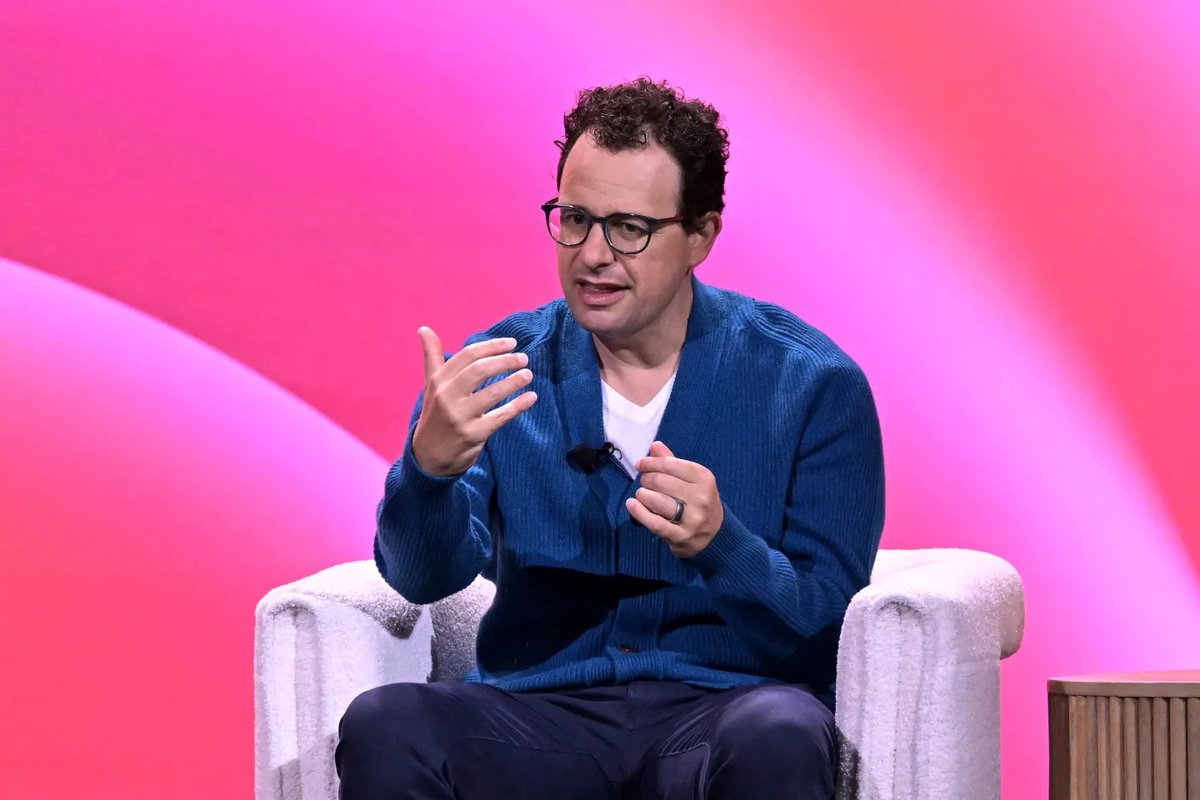 Mario Nawfal tweet media