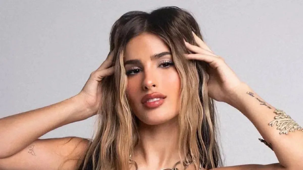 Real Time tweet media