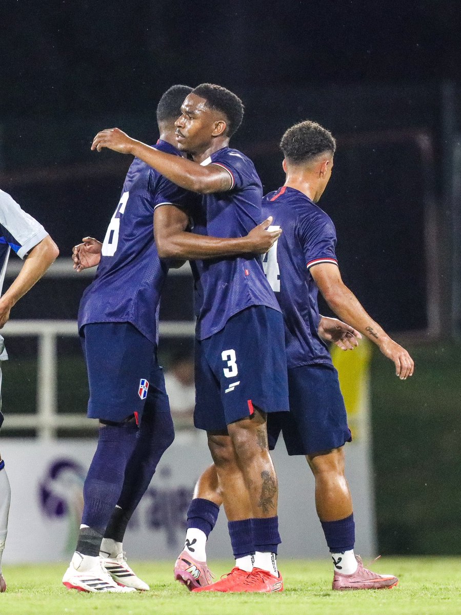 ⏱️15’ ¡GOLAZO DE JUNIOR FIRPO! 🤯

🇩🇴 #RepDominicana 1-0 #ElSalvador 🇸🇻