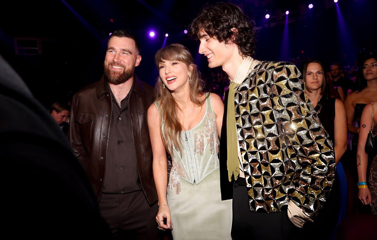 Taylor Swift Brasil tweet media