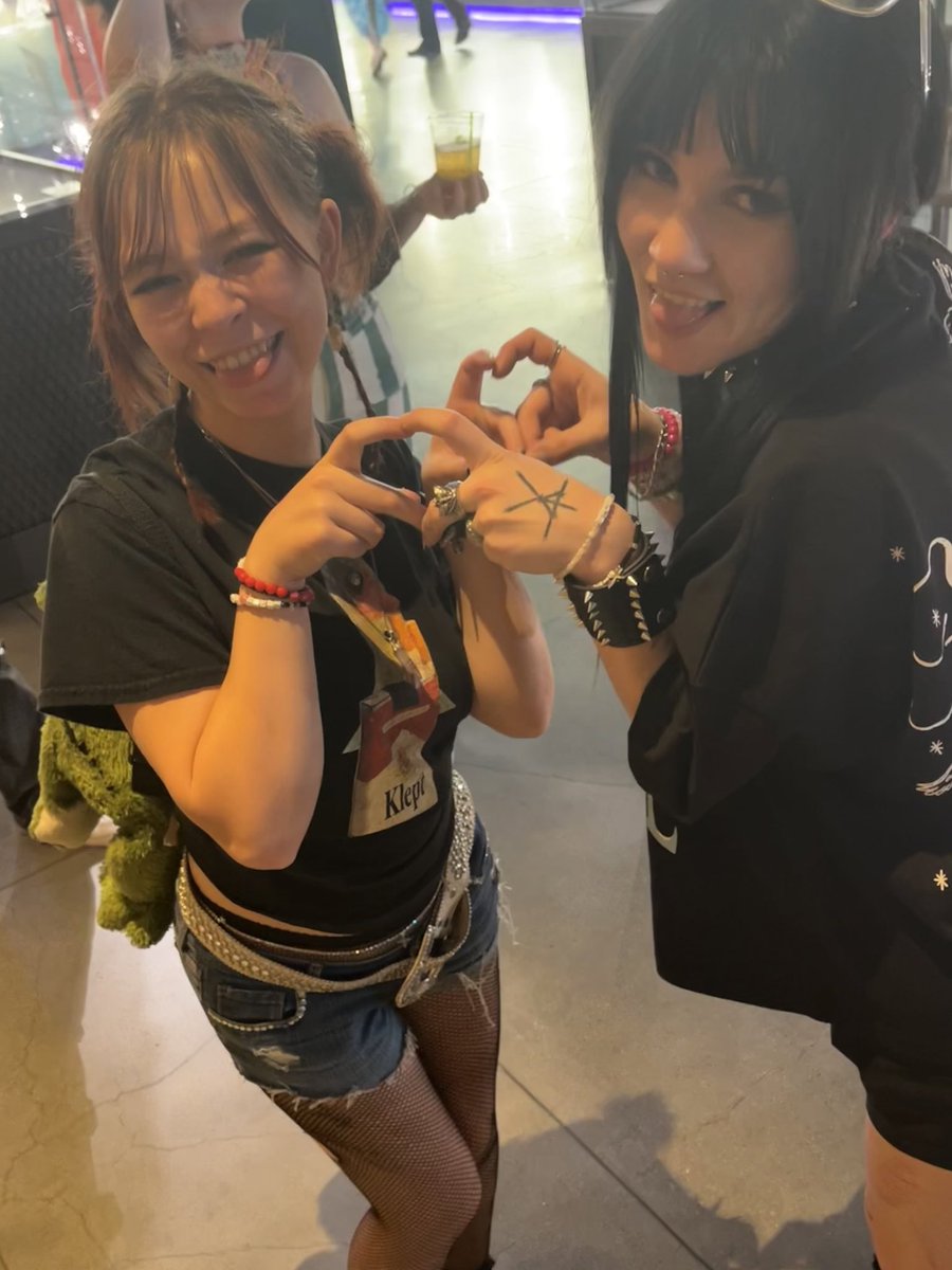 goblin 🍉 tweet media