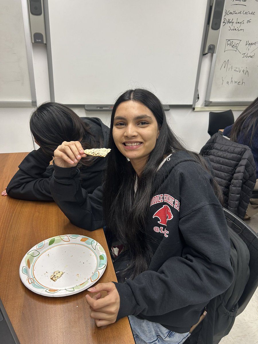 Middle College HS tweet media