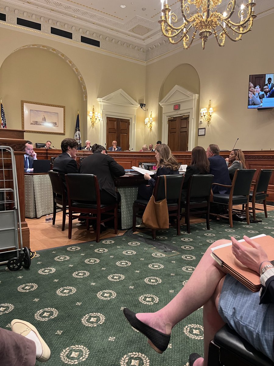 Nina Heller tweet media