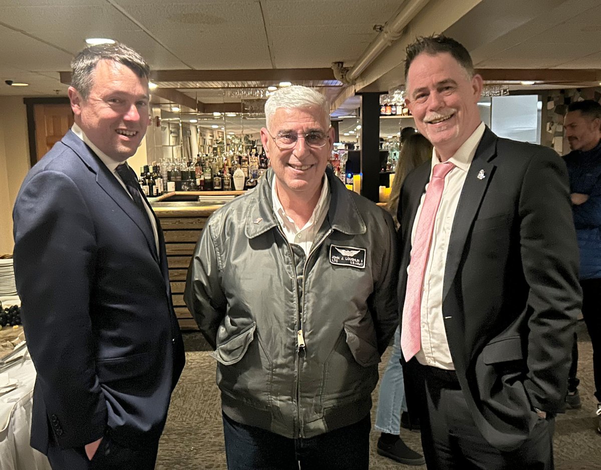 Betwixt two House Leaders, to my right, Leader Emeritus <a href="/BrianCNewberry/">Brian C. Newberry</a> and to my left Leader <a href="/MikeWChip/">Rep Mike Chippendale</a>. The House is, and has been, well lead!