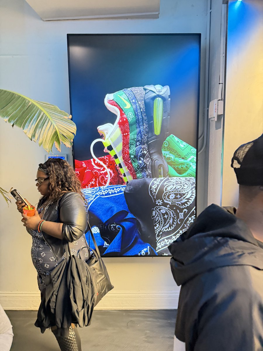 LA Three tweet media