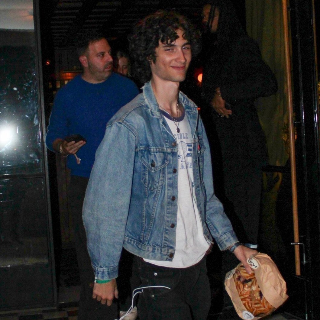 ashley ☘︎ tweet media