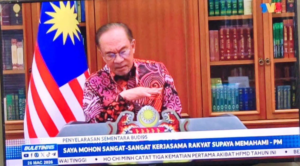 “Saya mohon sangat-sangat kerjasama rakyat supaya memahami.” 

Dulu ko tak pernah cuba memahami orang lain langsung. 😂