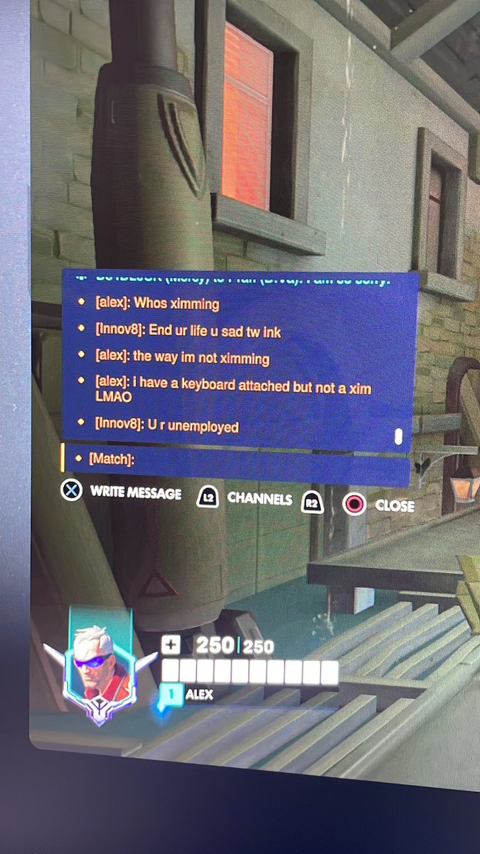 Alex 🦒 tweet media