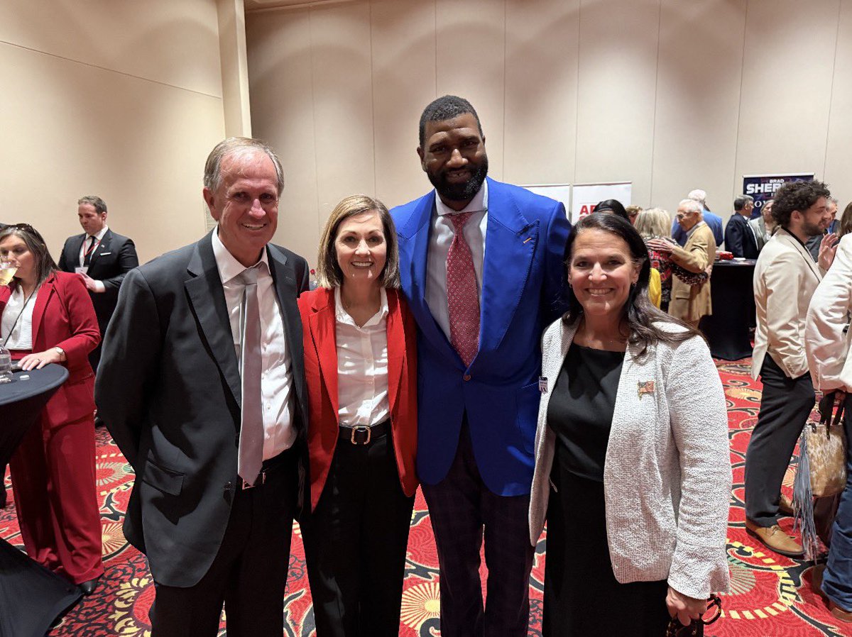 Kim Reynolds tweet media