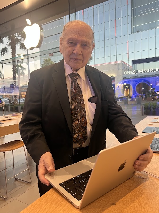 Ronald G Wayne tweet media