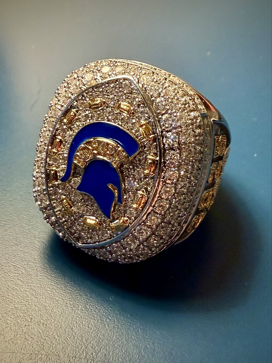 Tyler Schneider tweet media