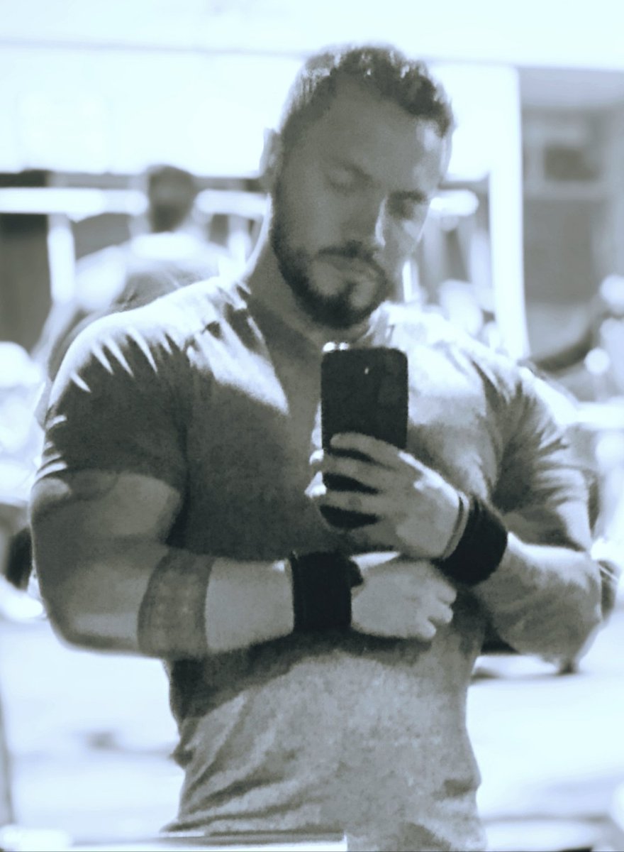 GuilleSama90's tweet photo. Haciendo efecto el borojó 💪🏾🔥 #DocFit #mensphysiquepic #BomberoFit #GymRat https://t.co/Svipiml3i0