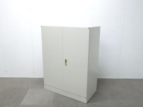 おはようございます。 本日は大量のキャビネットをご紹介 